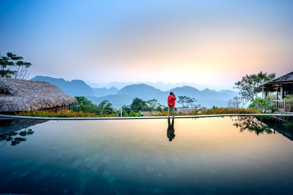 Infinity edge pool